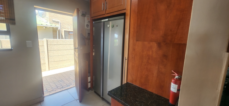 6 Bedroom Property for Sale in Da Nova Western Cape